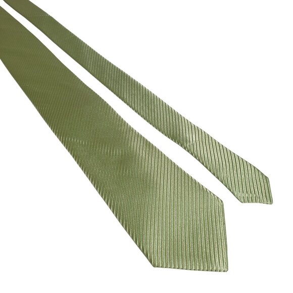Nordstrom Mens Green Striped Silk Tie Elegant Business Accessory Formal Wear - Picture 1 of 5